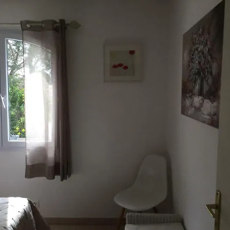 F2 Apartment *